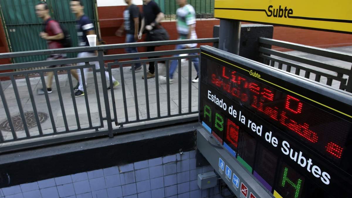 Subte C (foto: Twitter).