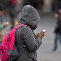 Así usan WhatsApp los estafadores para ganarse tu confianza y robarte el dinero con chantajes