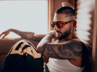 Maluma le habría mandado una fuerte indirecta a Selena Gómez y causó una disputa entre los fans