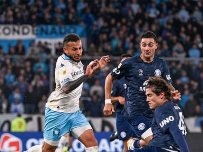 Independiente Rivadavia mereció más ante Racing en Avellaneda
