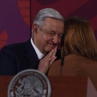 “Tatiana Clouthier no puede salir por la puerta de atrás”: AMLO al anunciar la renuncia (Video)