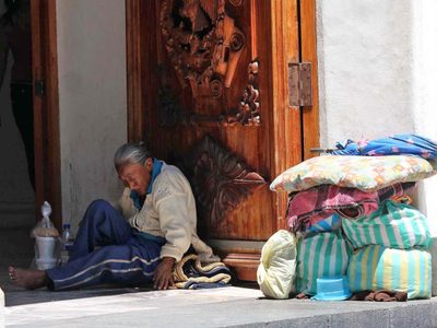 Pandemia agravó las condiciones de vida de las personas mayores refugiadas en AL: ACNUR