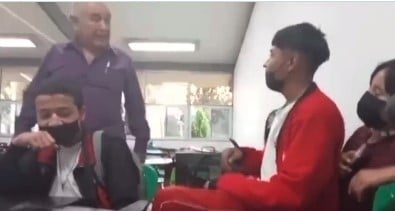 Profesor de un CBTIS retó a golpes a un alumno (Video)