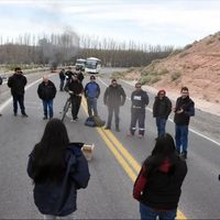 Trabajadores del EPAS de Neuquén cortaron el tránsito por varias horas en el tercer puente