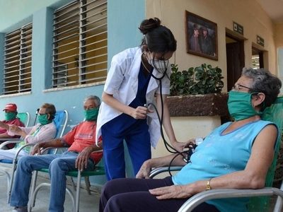 Cuba autoriza el uso de emergencia de dos vacunas propias contra el covid-19