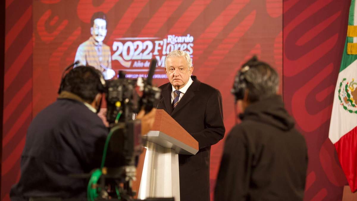 El presidente López Obrador en su conferencia matutina de este viernes