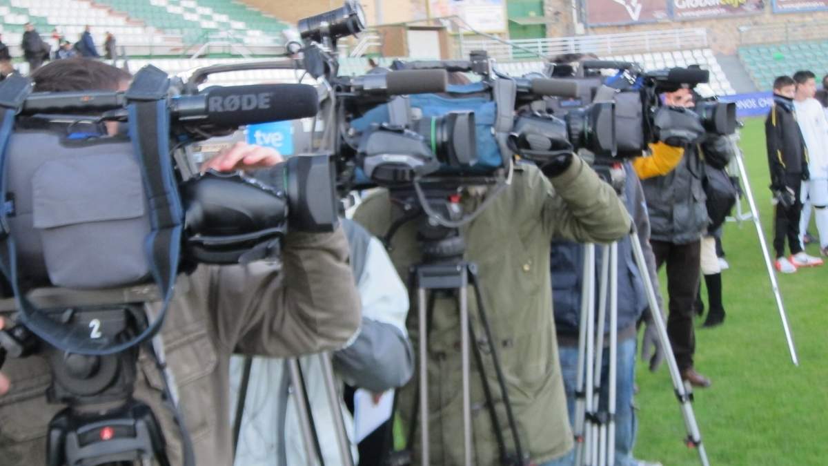 Camarógrafos en cobertura noticiosa
