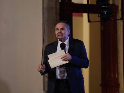 Pemex impugna orden de devolver pensión a María Amparo Casar