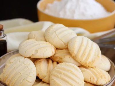 Bizcochitos de maicena con 3 ingredientes: son una nubecita y no vas a parar de comerlos, poné la pava y animate a esta receta