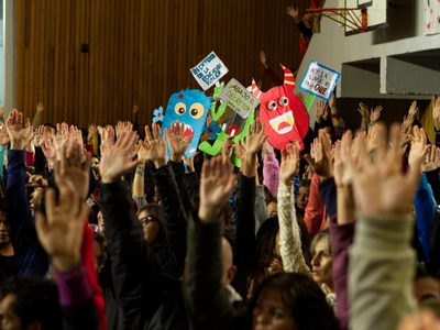 En una asamblea multitudinaria, Aten capital rechazó por mayoría la propuesta del gobierno