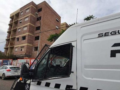 La Policía desalojó un edificio céntrico y abandonado que servía de aguantadero