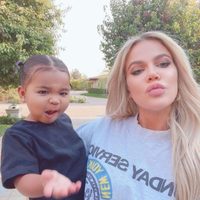 Khloé Kardashian enterneció a sus fans con esta postal de su hija: "¡Mi niña feliz!"