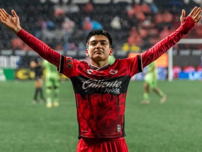Con penal a lo Panenka, el joven Gilberto Mora coloca a Tijuana en cuartos de final (Video)