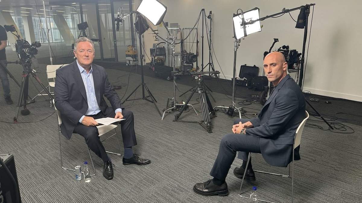 Luis Rubiales (derecha), en la entrevista