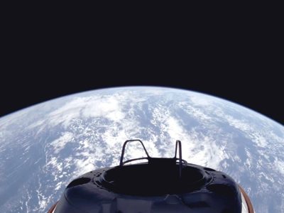 ¿Quién es el primer multimillonario que realiza una caminata espacial?
