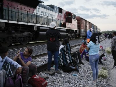 EU suspende operaciones de importación por ferrocarril por llegada de migrantes