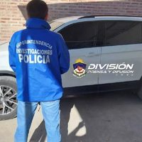Presentaron papeles falsos y les sacaron la camioneta