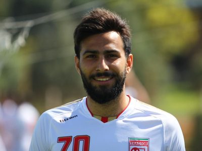 En redes sociales crece la solidaridad con el futbolista iraní condenado a muerte