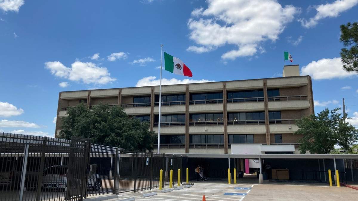 Estarán abiertos para tramitar pasaportes y credenciales para votar
