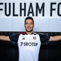 Raúl Jiménez ya es nuevo jugador del Fulham, por seis millones de dólares