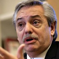 Reducción de sueldos: dura respuesta de Fernández a los "hipócritas" y "demagogos" de la oposición