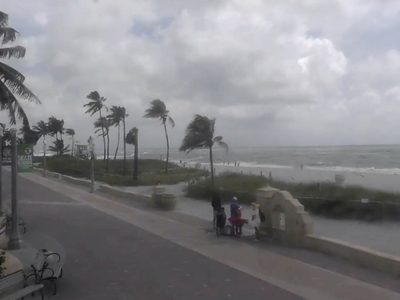 Emiten alertas de huracán por Debby; temen inundaciones devastadoras