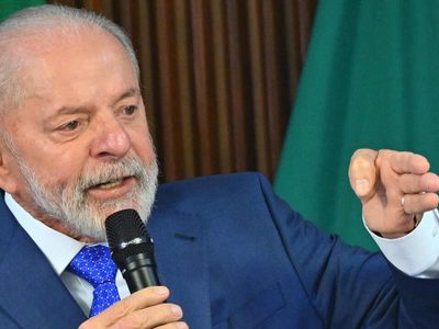 Lula exime del impuesto a la renta a quienes ganan hasta U$S 931 mensuales