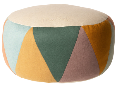 No tires el tacho de pintura vacío, armá este puff práctico para cuando tenés invitados