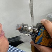 AMLO prohíbe la importación de cigarrillos electrónicos