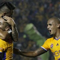 Los Tigres caminan a la final; vencen 2-0 al líder Tijuana