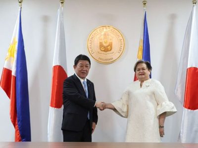 Japón y Filipinas firman un acuerdo de cooperación militar para intercambiar provisiones