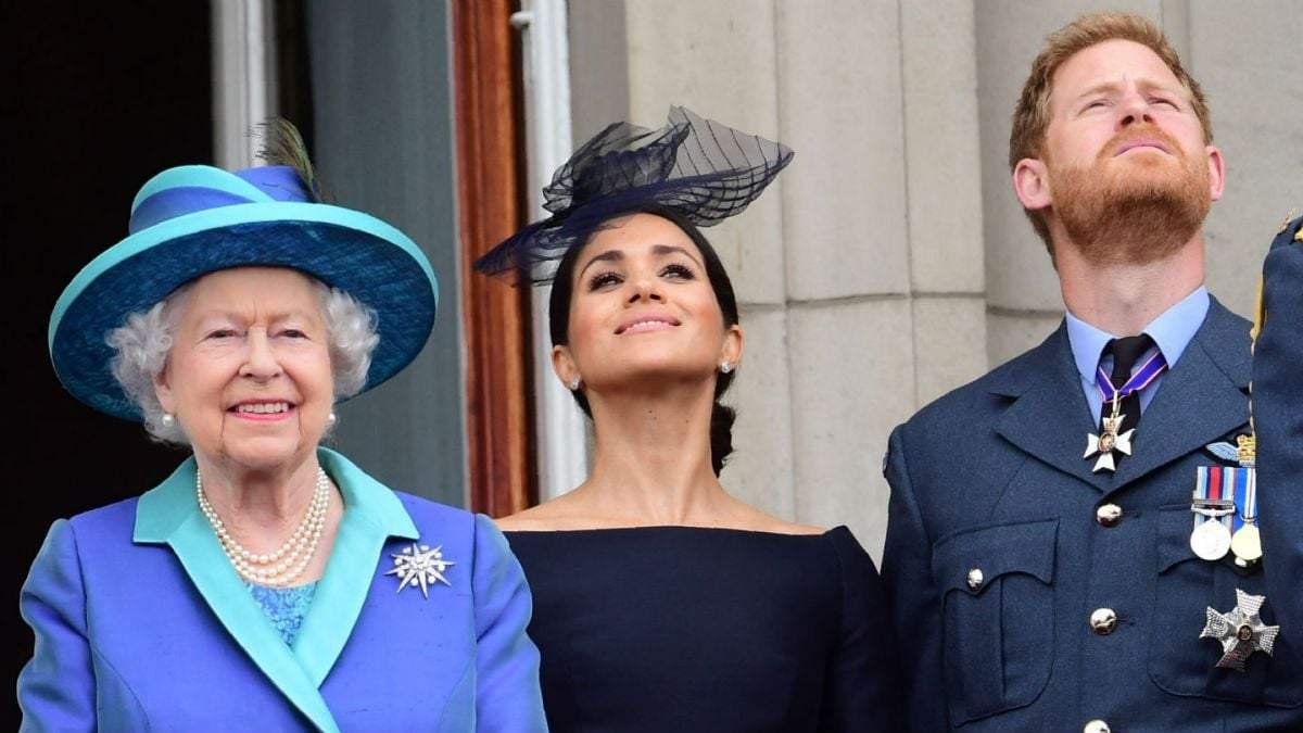 La reina Isabel II, Meghan Markle y Harry. Fuente: (Instagram)