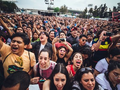 Mujeres a la izquierda, hombres a la derecha