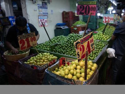 Peso inicia con leve avance pese a nulo crecimiento económico en México y señales mixtas en EU