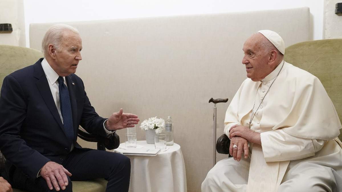 Reunión del presidente Joe Biden con el papa Francisco en Savelletri, Puglia, Italia, el 14 de junio de 2024