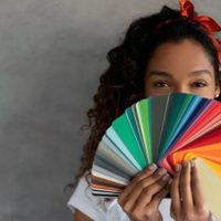 Dorado o plateado: el truco infalible para saber qué color te favorece según tu piel