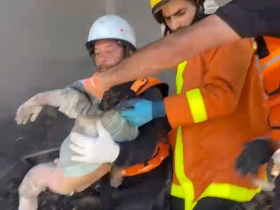Nueve de los 10 hijos de una doctora mueren en ataques de Israel en Gaza