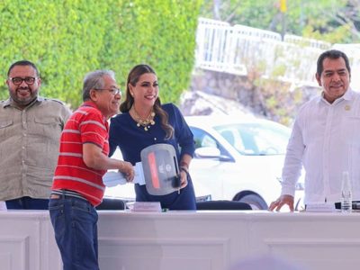 Evelyn Salgado cumple los acuerdos y compromisos con el SNTE; reconoce la labor del magisterio guerrerense