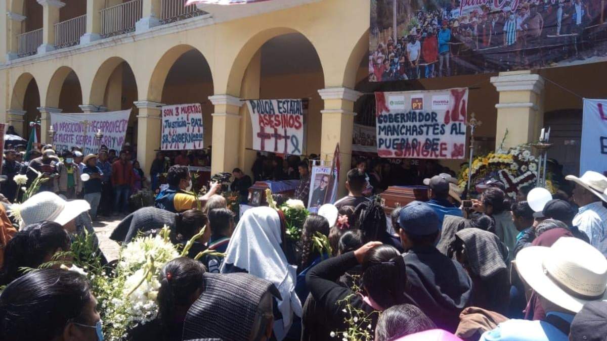Funerales y protesta en Coyomeapan