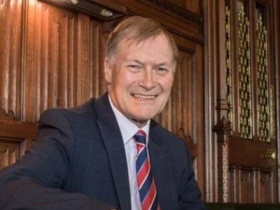 Muere diputado conservador británico tras ser apuñalado durante un encuentro en Essex