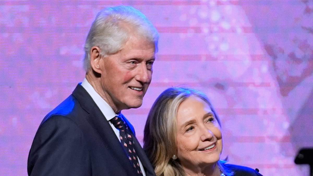 El expresidente Bill Clinton y la ex secretaria de Estado Hillary Clinton