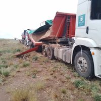 Dos camiones de Vaca Muerta protagonizaron un insólito incidente de tránsito en la Ruta del Desierto