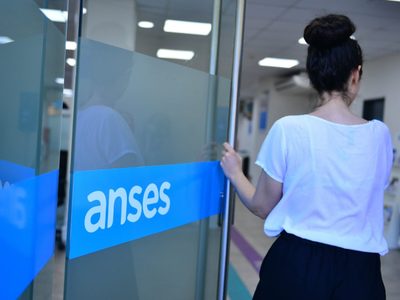 Más de 800 mujeres recibieron su jubilación en Neuquén