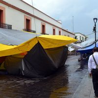 Marchas y bloqueos paralizan Oaxaca en demanda de diálogo con la CNTE