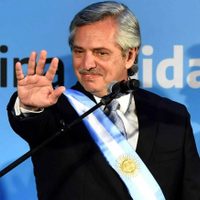 Con un cálido homenaje, Alberto Fernández sorprendió a las madres en su día