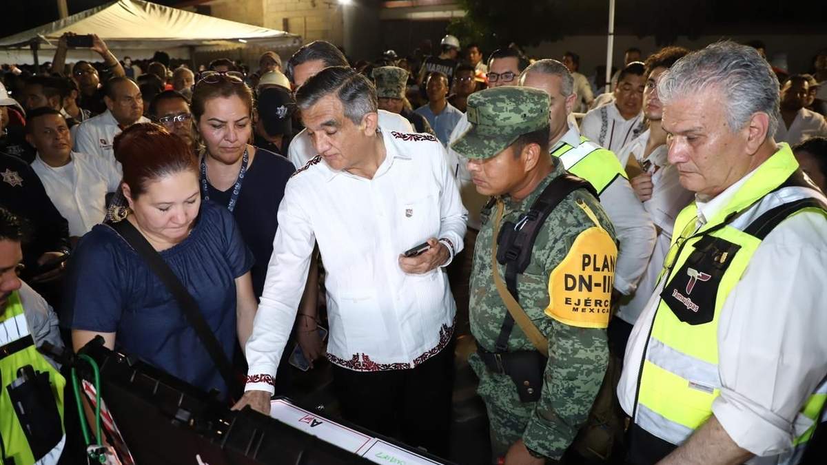 Coordina Américo rescate de víctimas en iglesia de Madero