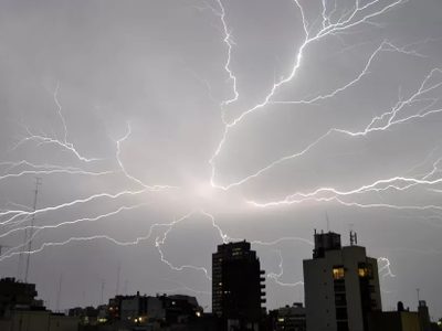 Creían que había caído un rayo en la Ciudad, pero eran vecinos haciendo un asado
