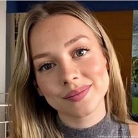No lo esconde más: Ester Expósito y una postal que confirma que su corazón tiene dueño