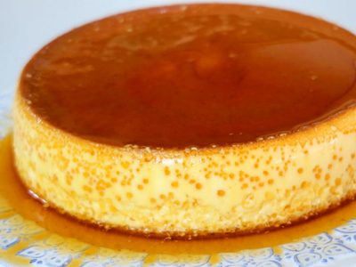 Flan de queso crema: con una textura ultra suave y esponjosa, el postre definitivo para quedar como todo un chef