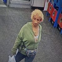Arrestan a mujer por ocultar navajas de afeitar en barras de pan